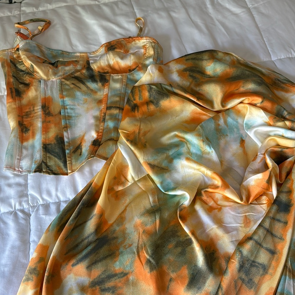 Two piece skirt set